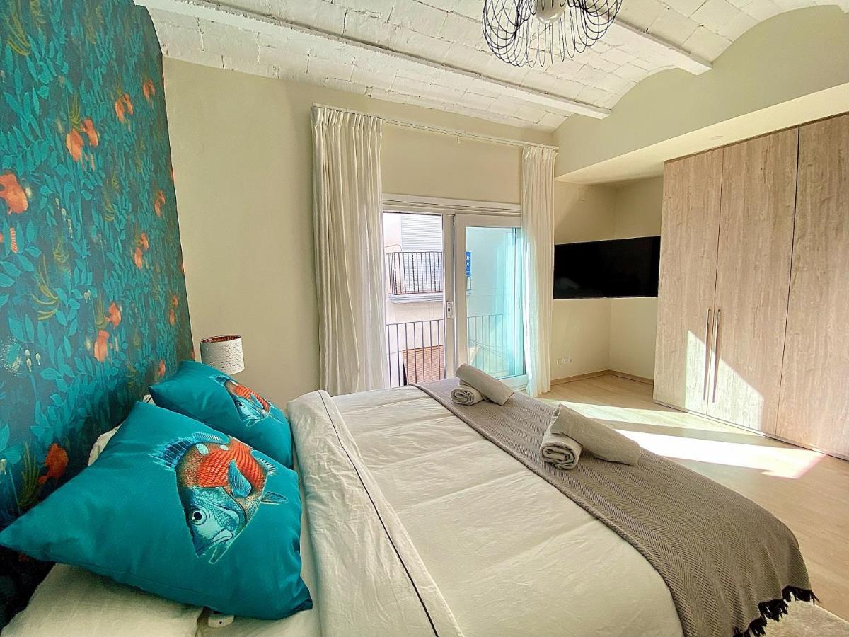 Abbott Apartment - 1 Min From The Beach - 100M2 - Sleeps 8 Sitges Kültér fotó