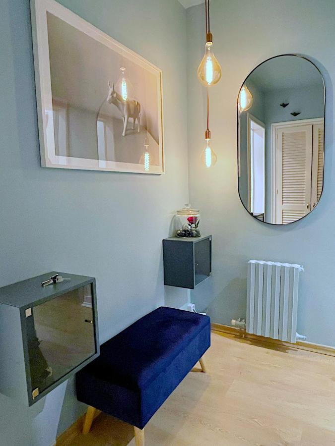 Abbott Apartment - 1 Min From The Beach - 100M2 - Sleeps 8 Sitges Kültér fotó