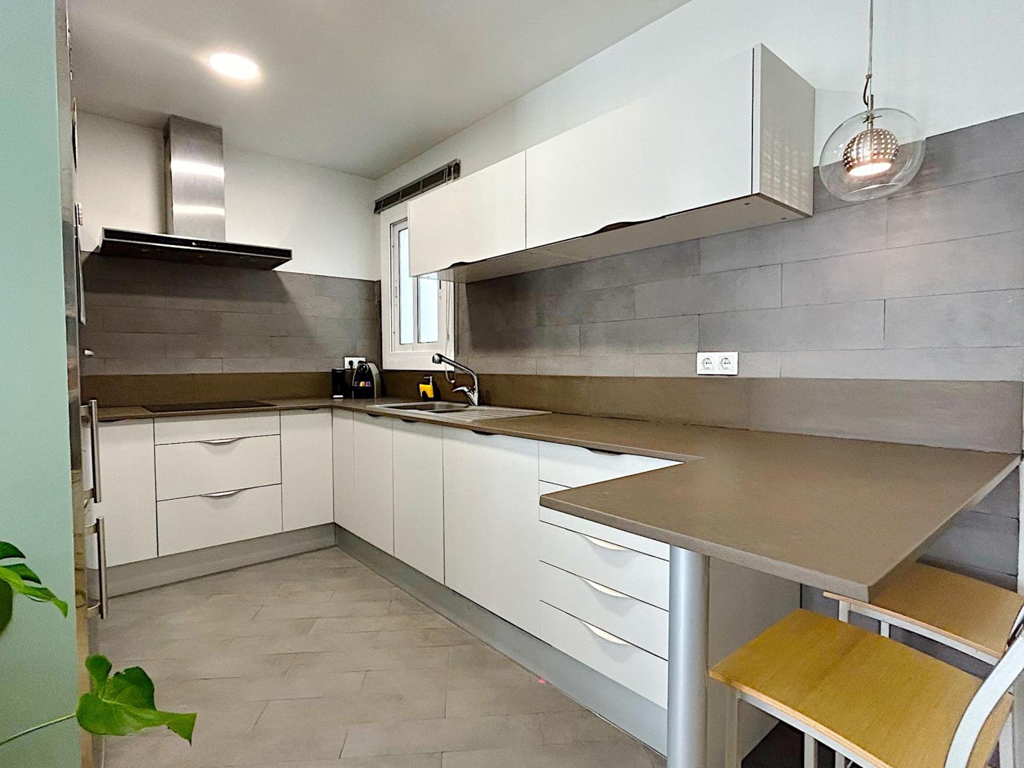 Abbott Apartment - 1 Min From The Beach - 100M2 - Sleeps 8 Sitges Kültér fotó