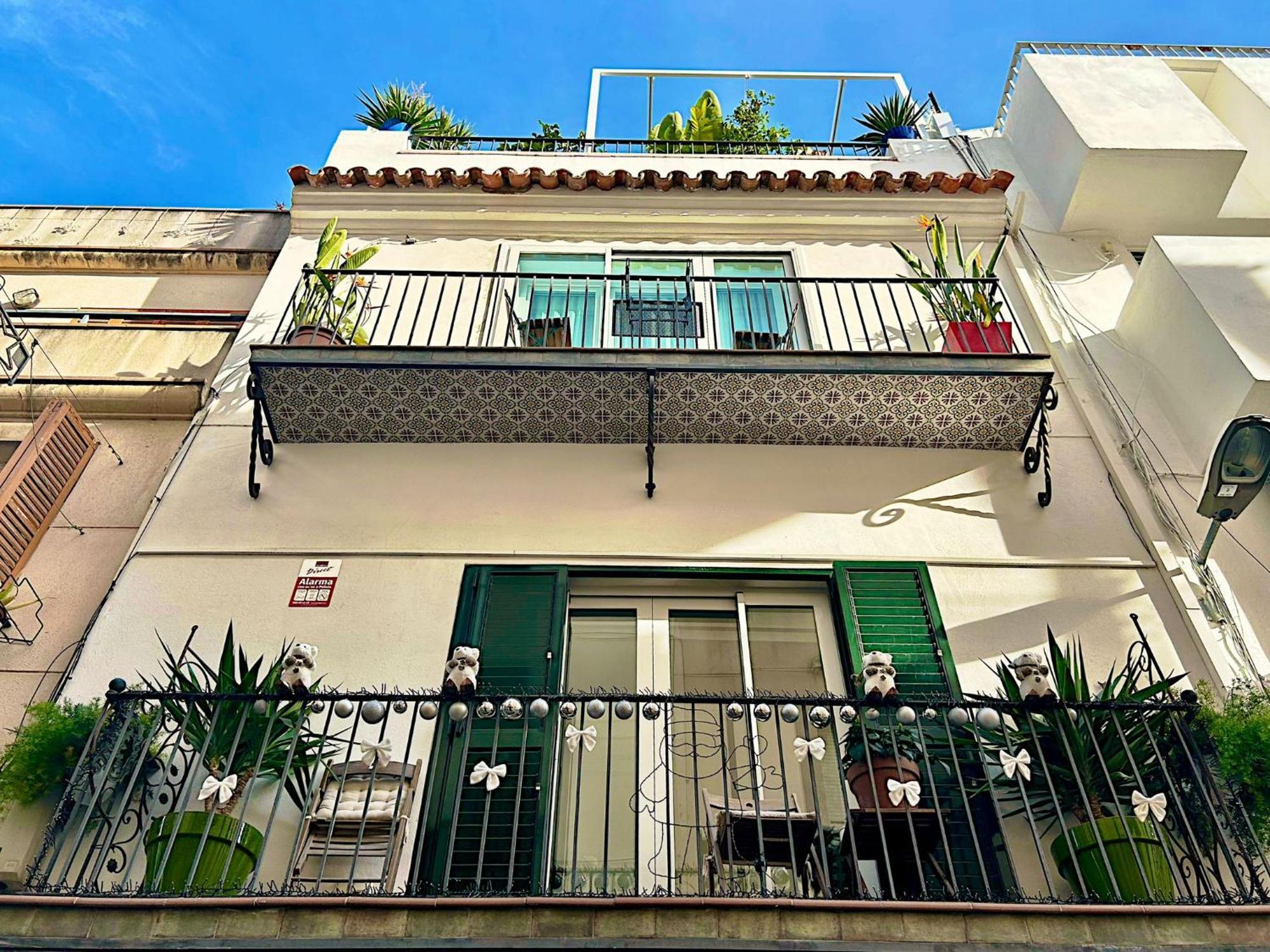 Abbott Apartment - 1 Min From The Beach - 100M2 - Sleeps 8 Sitges Kültér fotó
